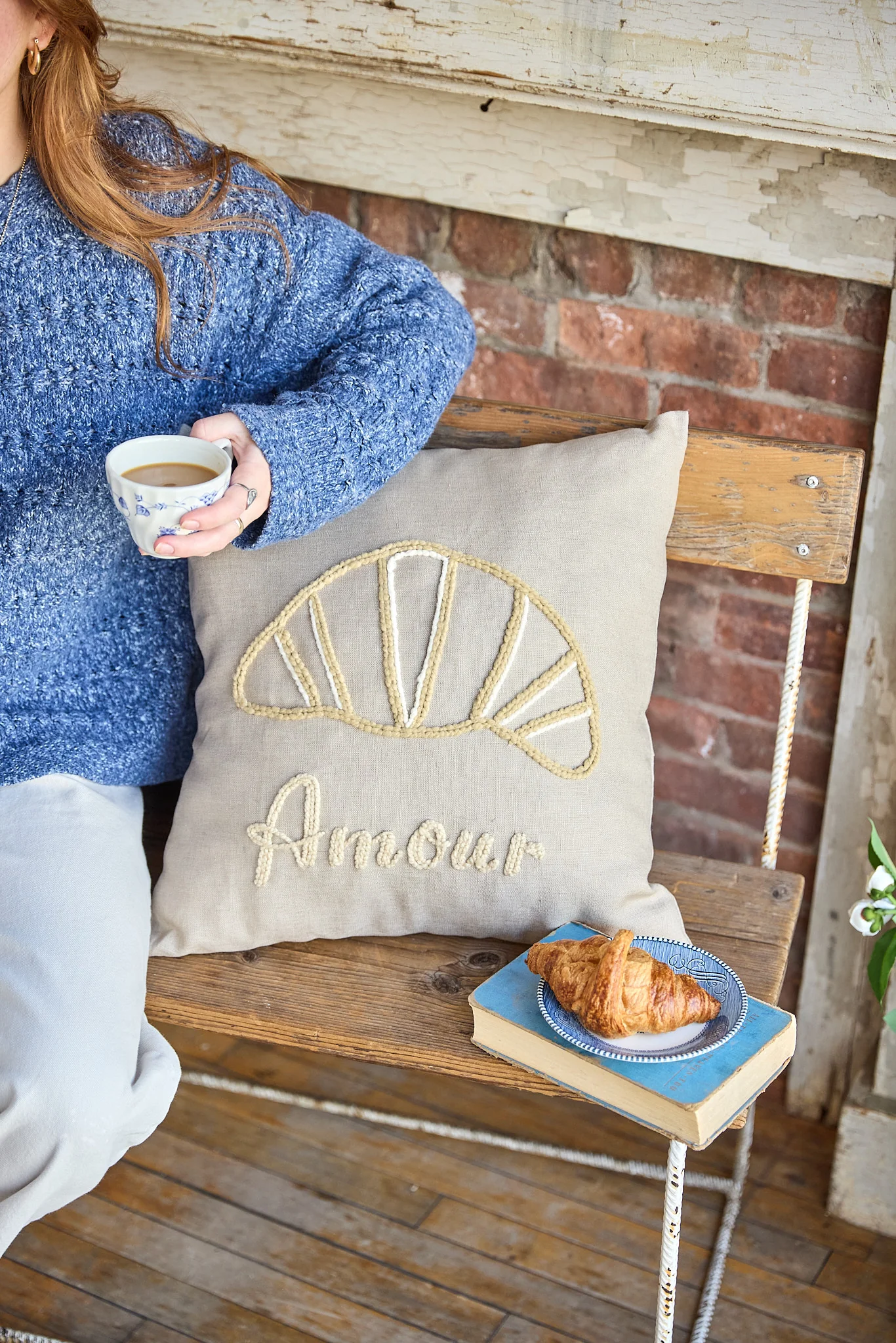 "amour" croissant pillow - Image 3