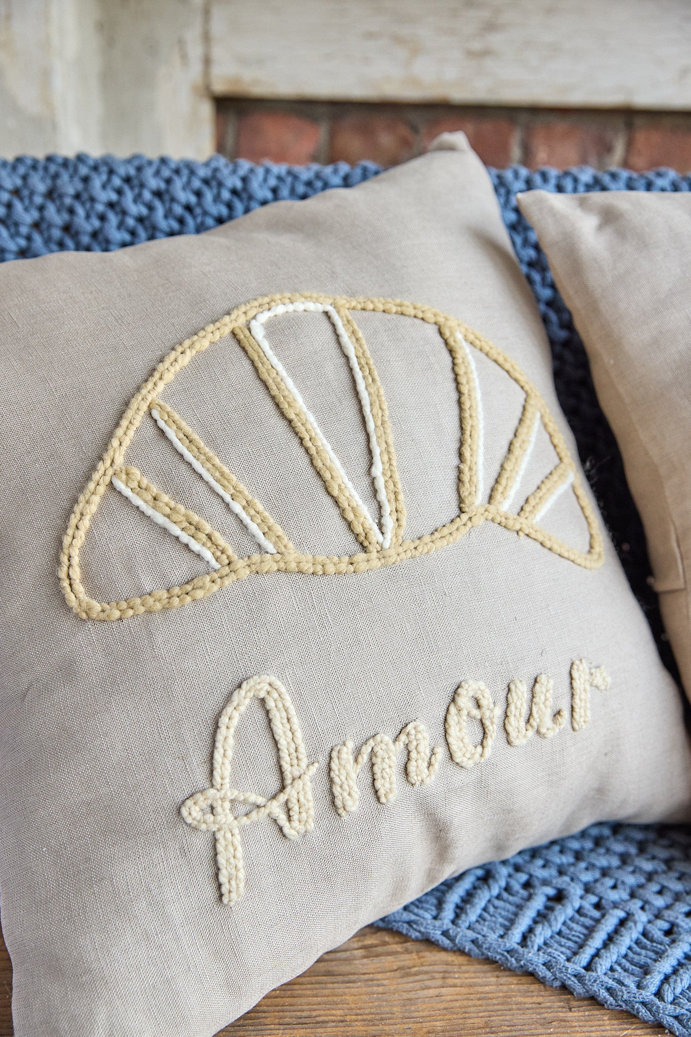 "amour" croissant pillow - Image 4