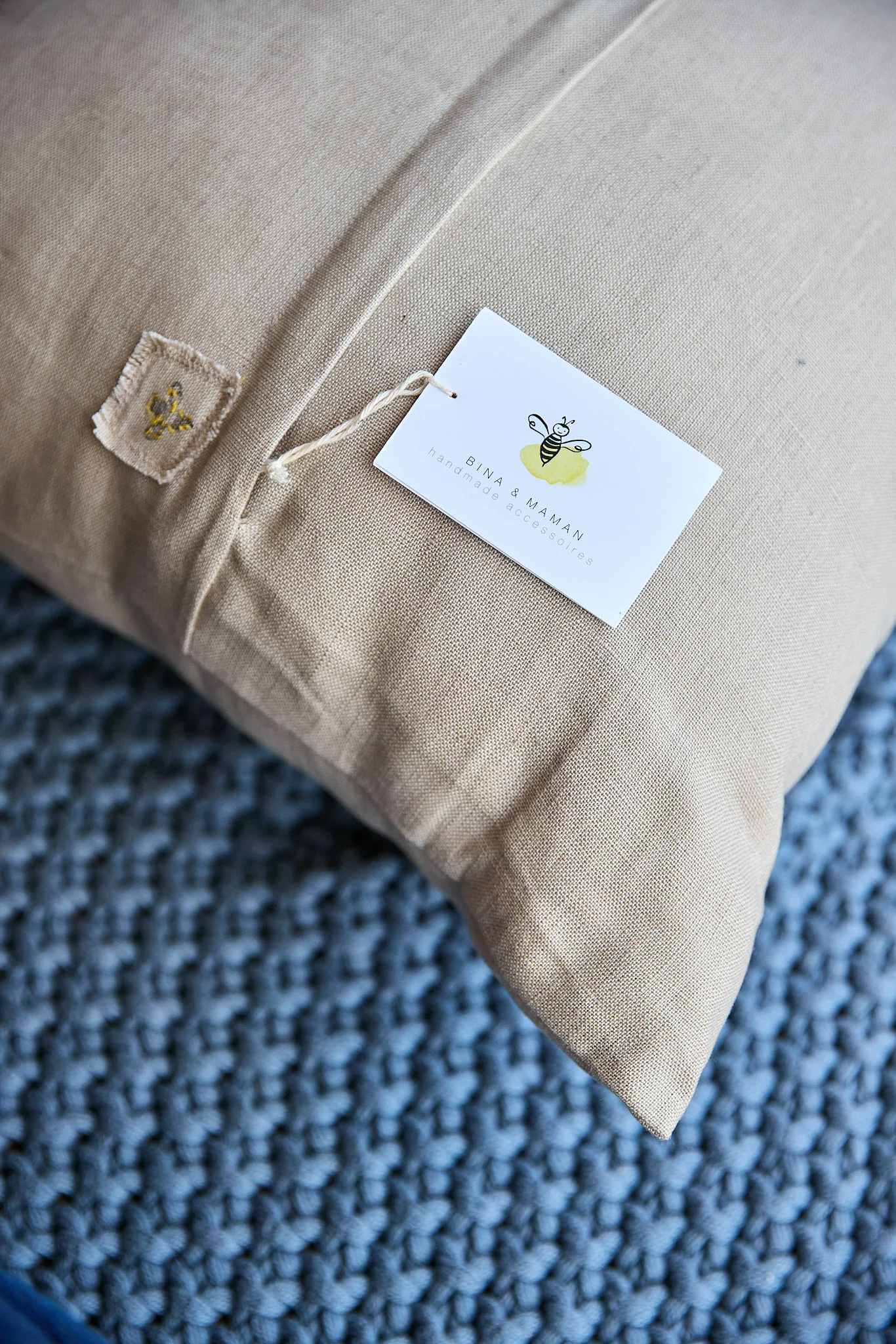"amour" croissant pillow - Image 7