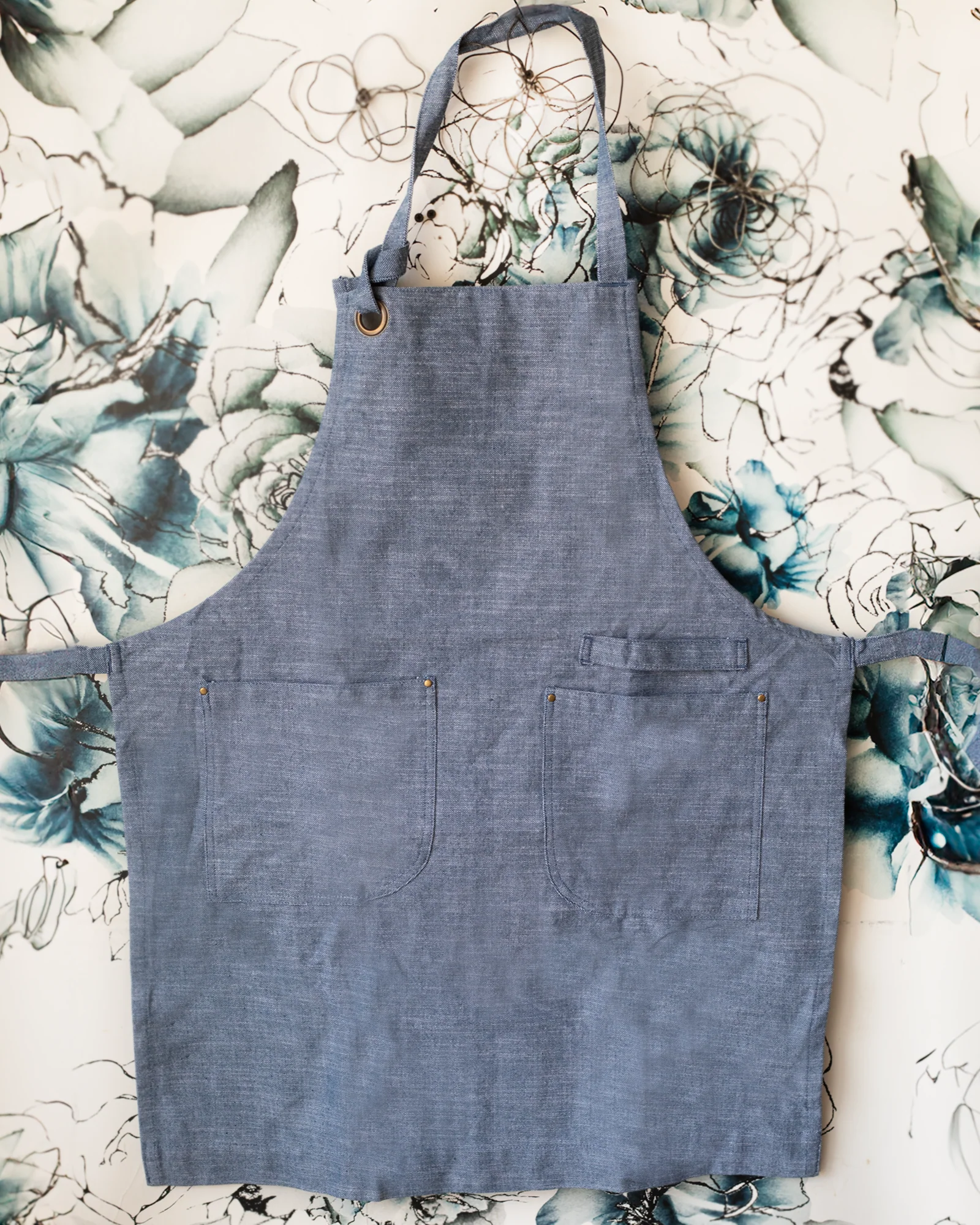{KAF home x maman} chambray baker's apron - Image 3