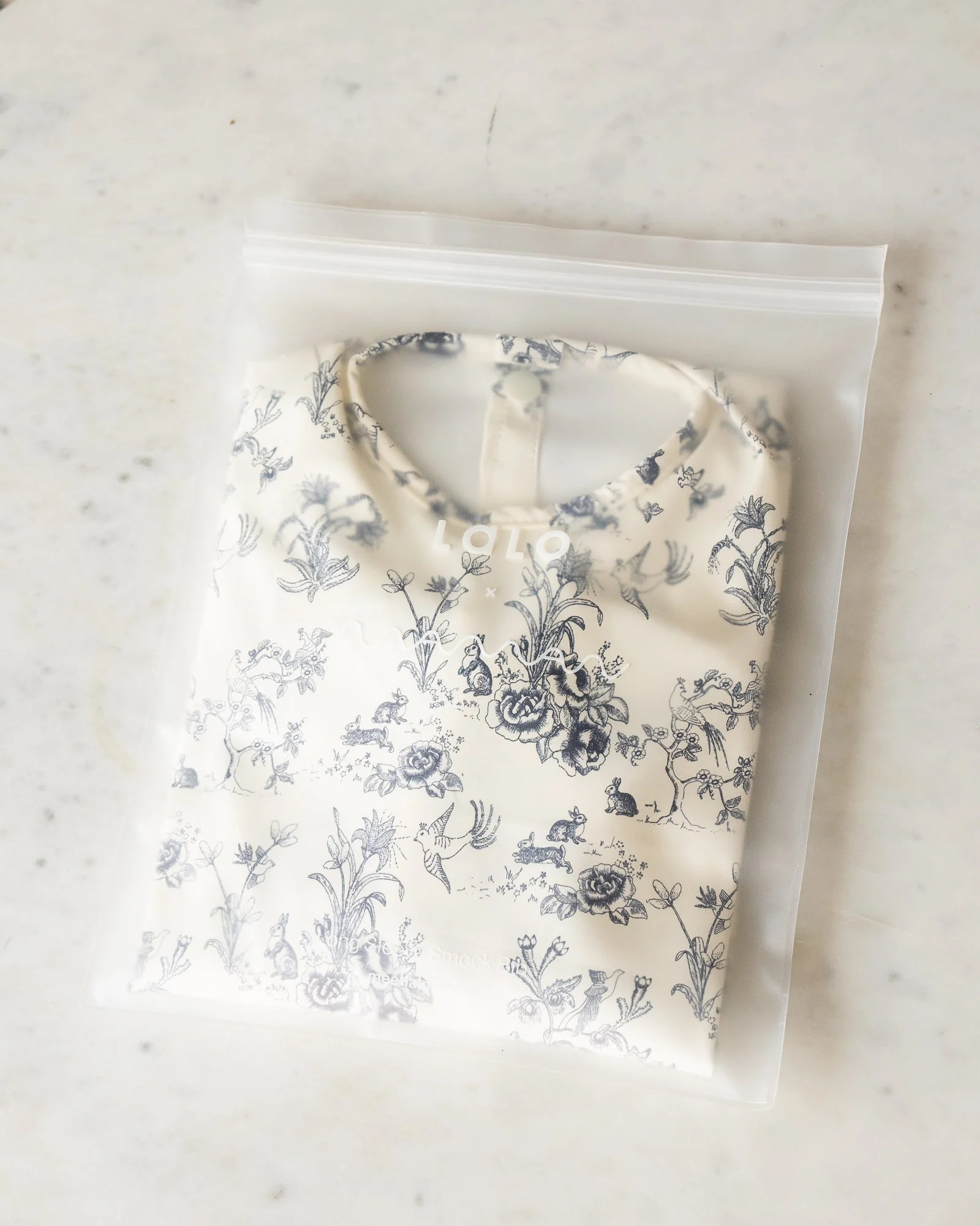 lalo x maman smock bib - Image 3
