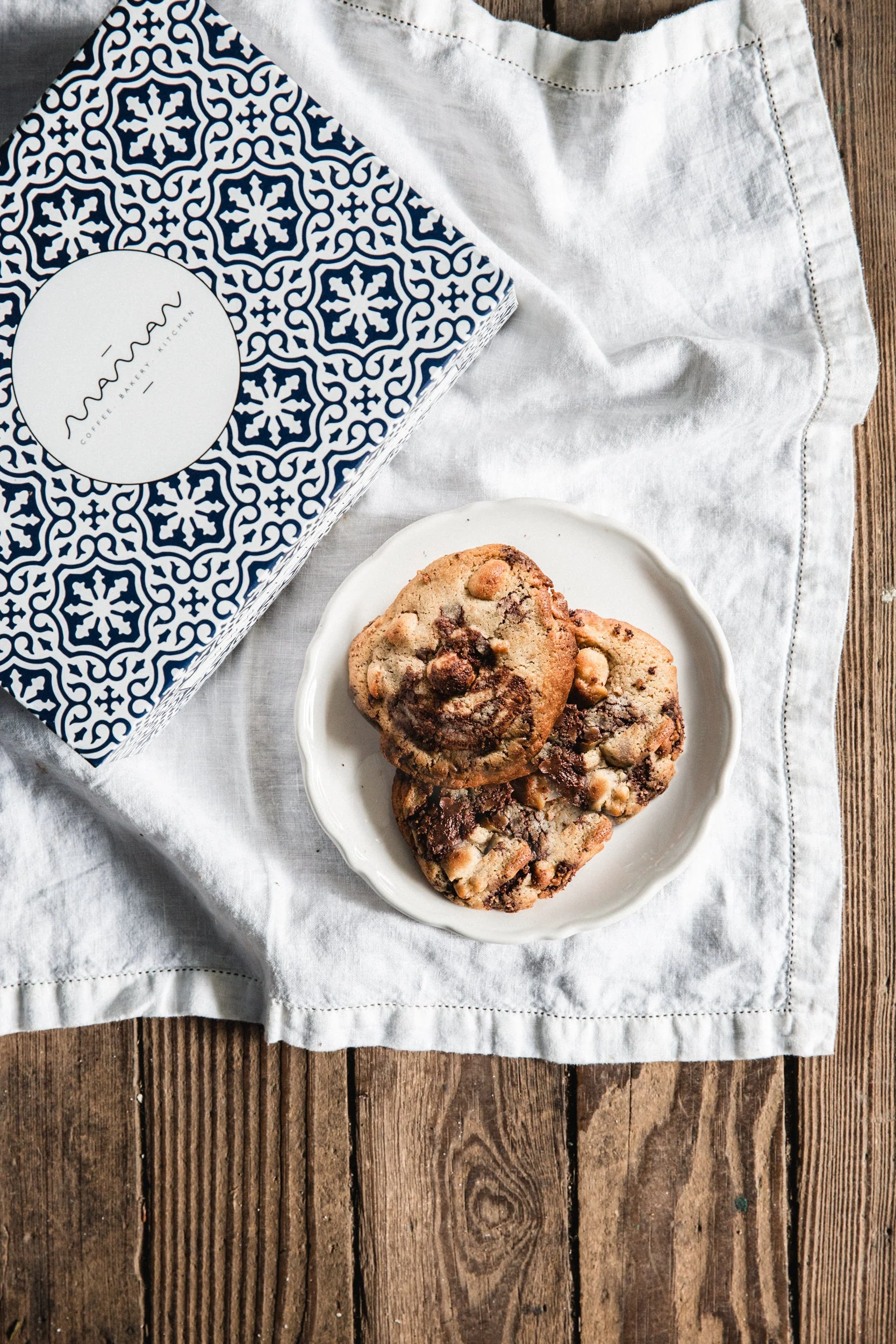 nutty chocolate chip cookies gift box - Image 4