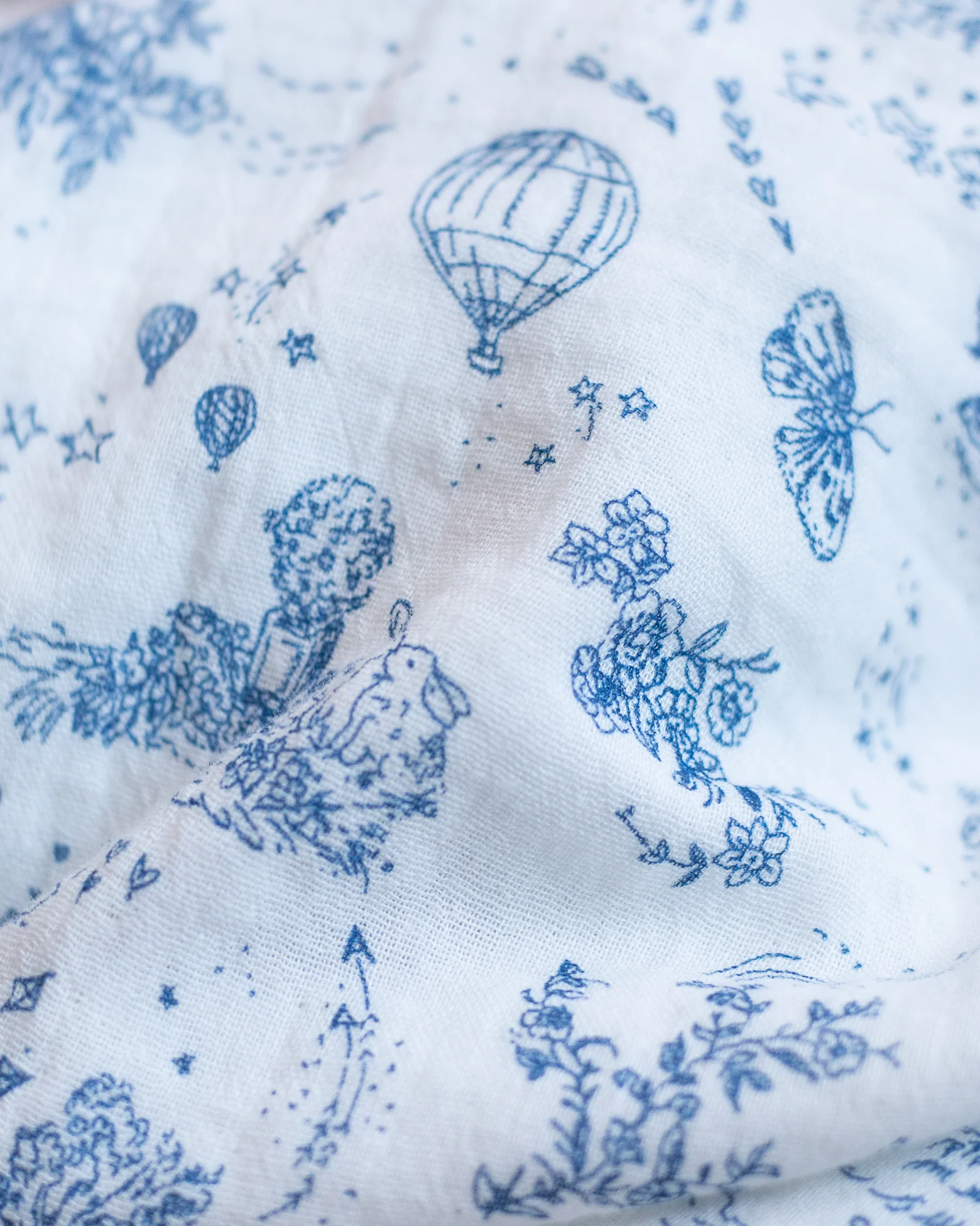 rêverie blanket {storytime toile} - Image 4
